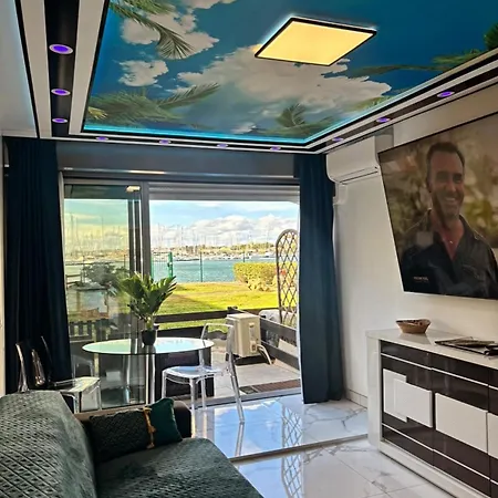 Prestige Avec Terrase, Ile Des Pecheurs, Vue Port